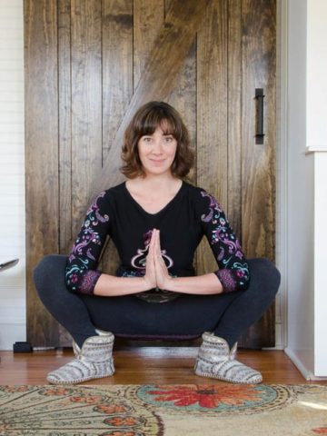 Carolyn Cope Yoga Garland Pose Malasana 780 | Umami Girl