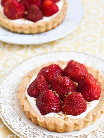 Strawberry Tartelettes with Muscovado Sugar 780