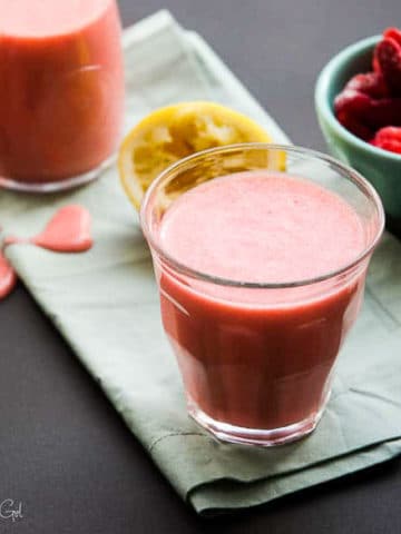 Healthy Vegan Strawberry Lemonade Smoothie 780 | Umami Girl