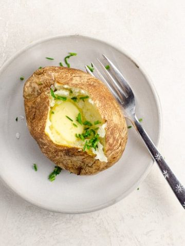 How to Bake a Potato Perfect Baked Potatoes with Butter | Umami Girl 780
