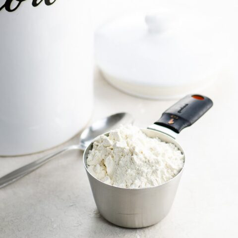 What tool is used to level off when measuring flour? - Umami Girl