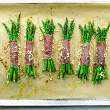 prosciutto wrapped asparagus bundles