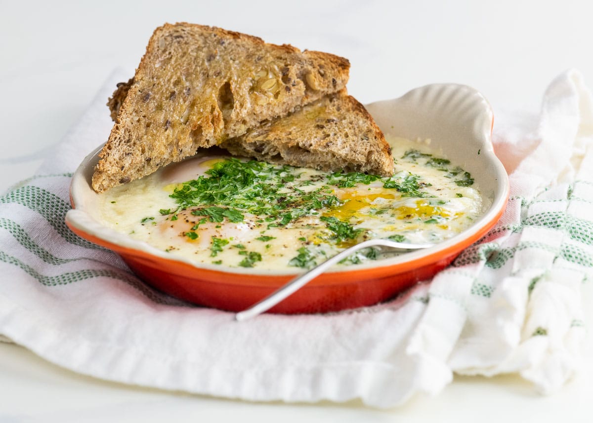 French Baked Eggs (Oeufs en Cocotte) Umami Girl