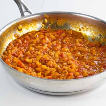 bell pepper sauce in a pan